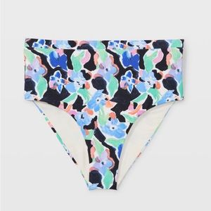 NWT Club Monaco exclusive Onia Regina bottom!